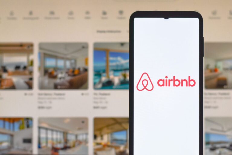 Airbnb Reports Strong Q3 2025 as US Travel Demand Rebounds