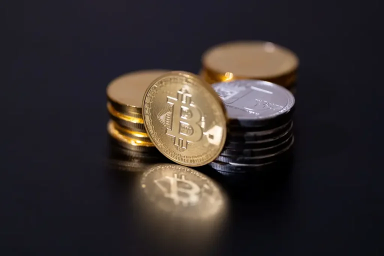 Bitcoin falls below k as major cryptocurrencies slide