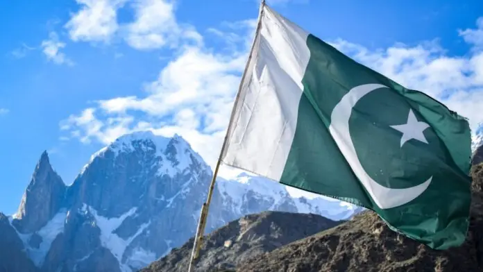 Pakistan finds a treasure of ‘black gold’, the third major discovery in a month. Will hunger be eradicated from Munir’s country?